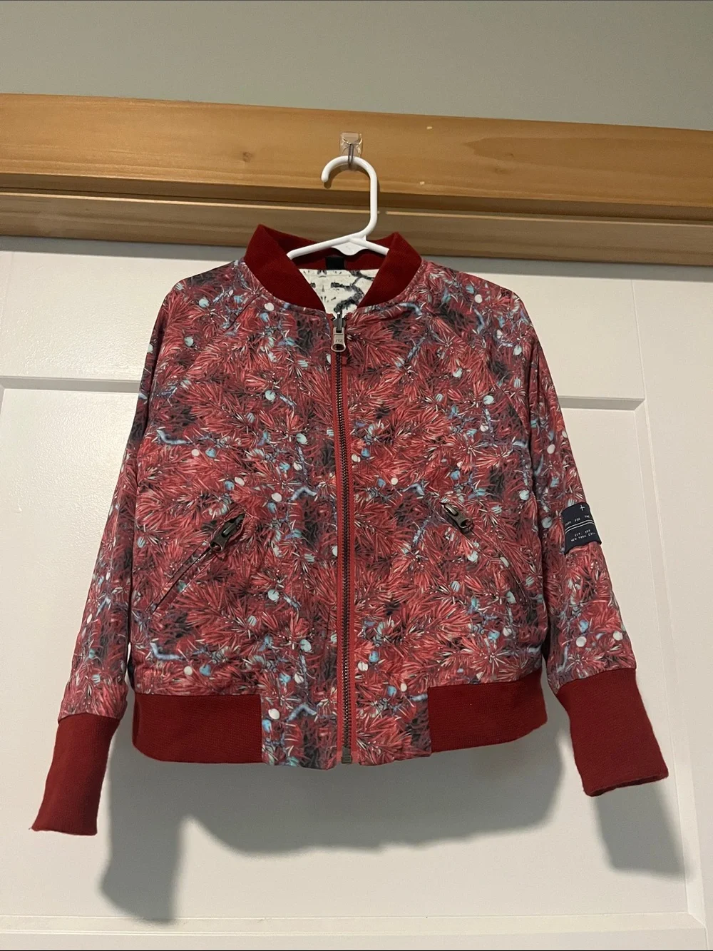 Agatha Cub Red kid’s Floral-Print jogger set size 4-5 reversible jacket